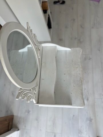 Toaletka z lustrem