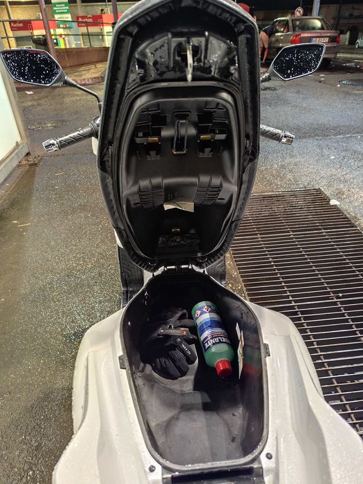 Honda PCX ( nova de garagem )