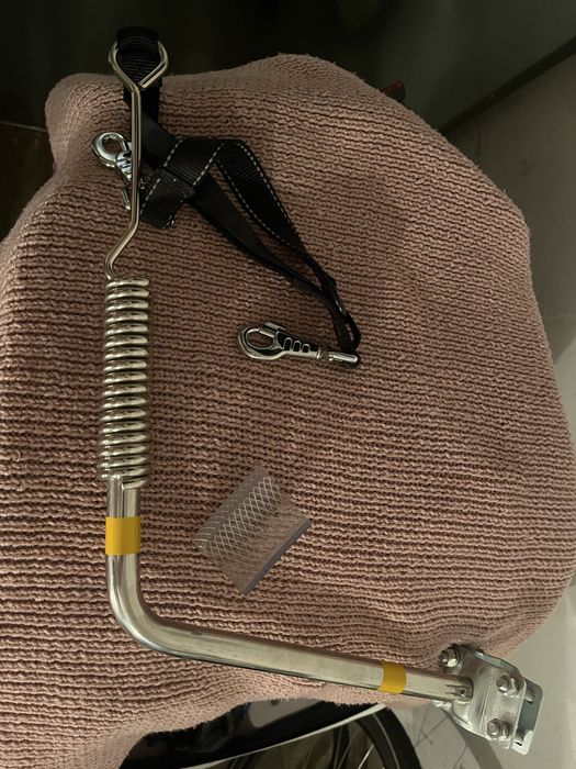 Sprężynowy uchwyt do roweru dla psa