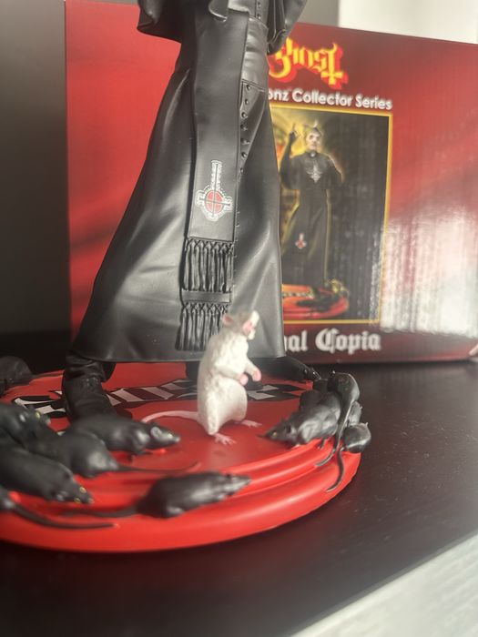 Figura - Ghost (Cardinal Copia)