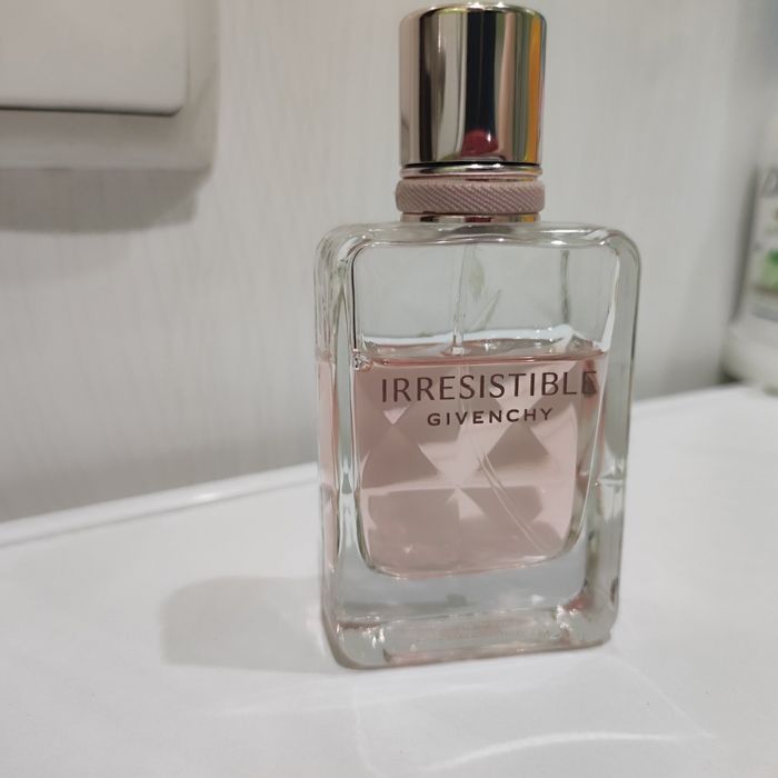 Туалетна вода Givenchy irresistible жіноча 35 мл