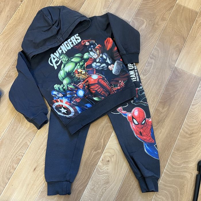 Брендовий комплект дитячого одягу