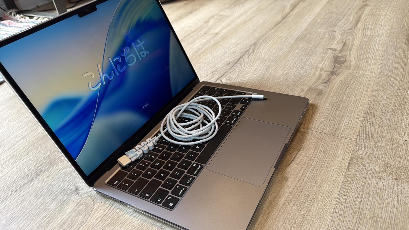 Mac Book M2 Apple