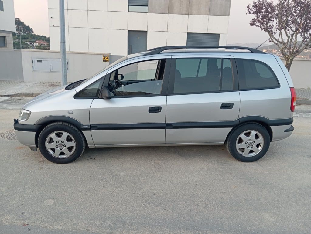Opel Zafira 1.6 103mil KMS 7 lugares  reais 1 dono com ac 2001