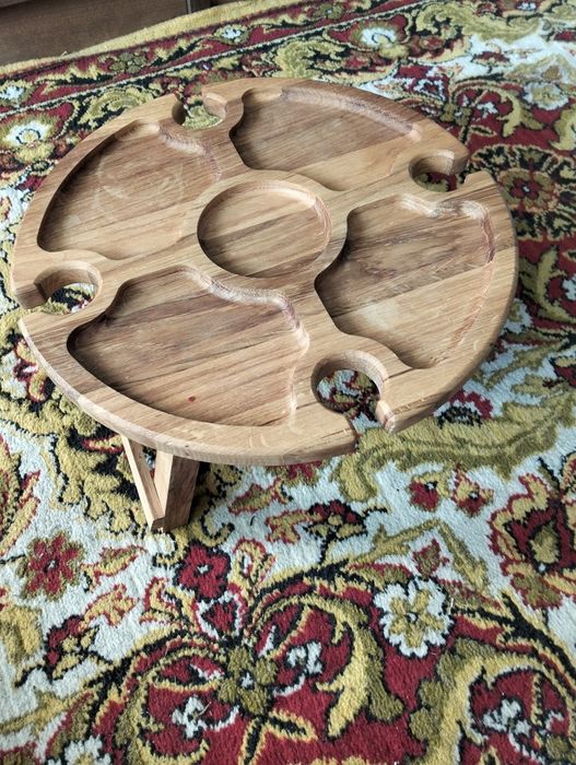 Деревянный столик для пикника