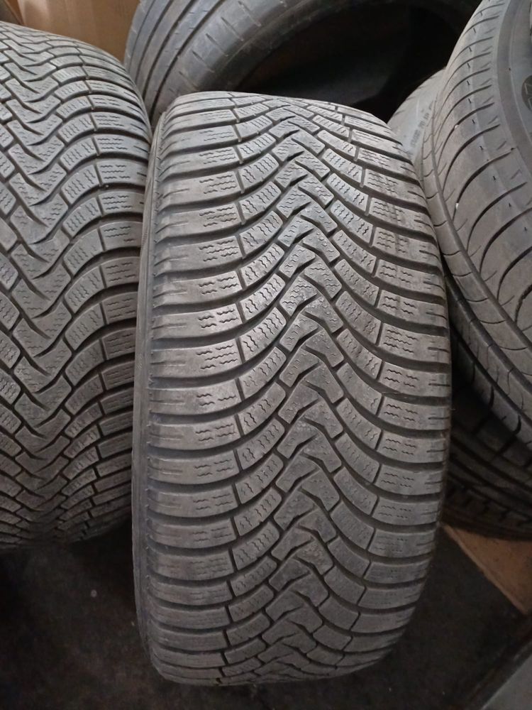 Pneus 235 50 R18