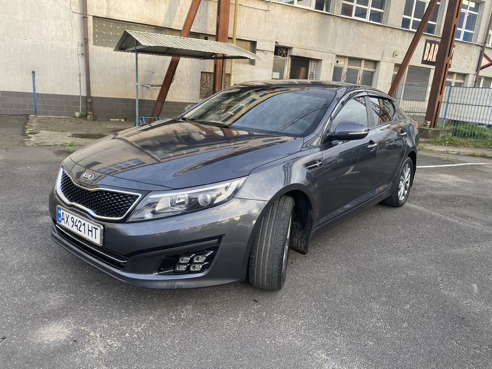 Продаю власний автомобіль Kia K5