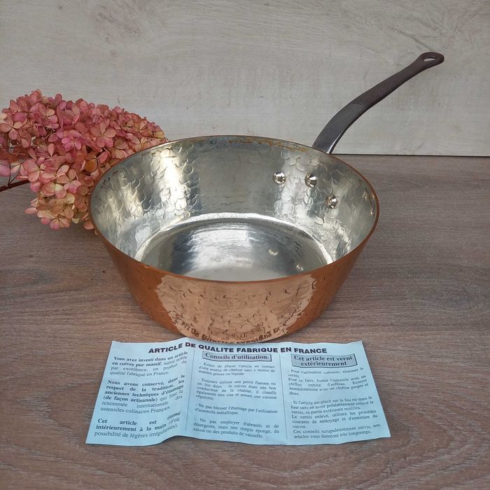 Profesjonalna miedziana patelnia stożkowa poj. 3 litry nowa sygnowana