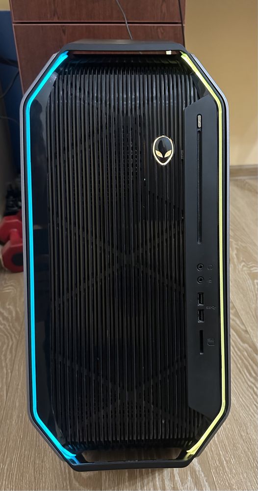 Alienware, модель Area 51 (56FMR2) з водяним охолодженням