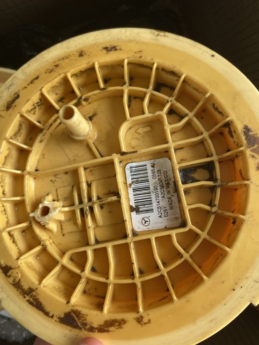 Датчик рівня палива та насос палива ML