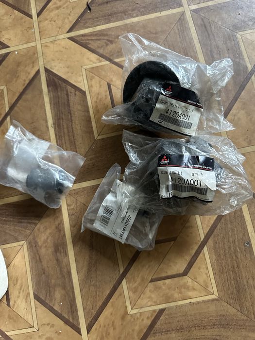 Сайленблок переднего ричага задний на Лансер 9