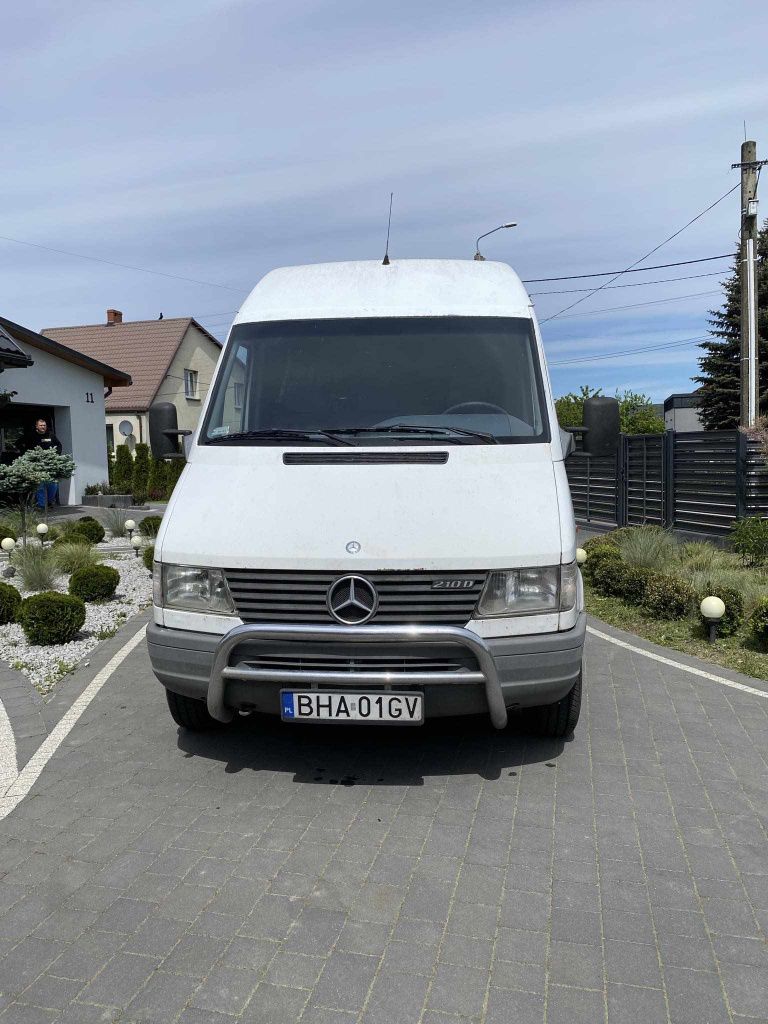 Mercedes sprinter 210D 2,9 średni wysoki