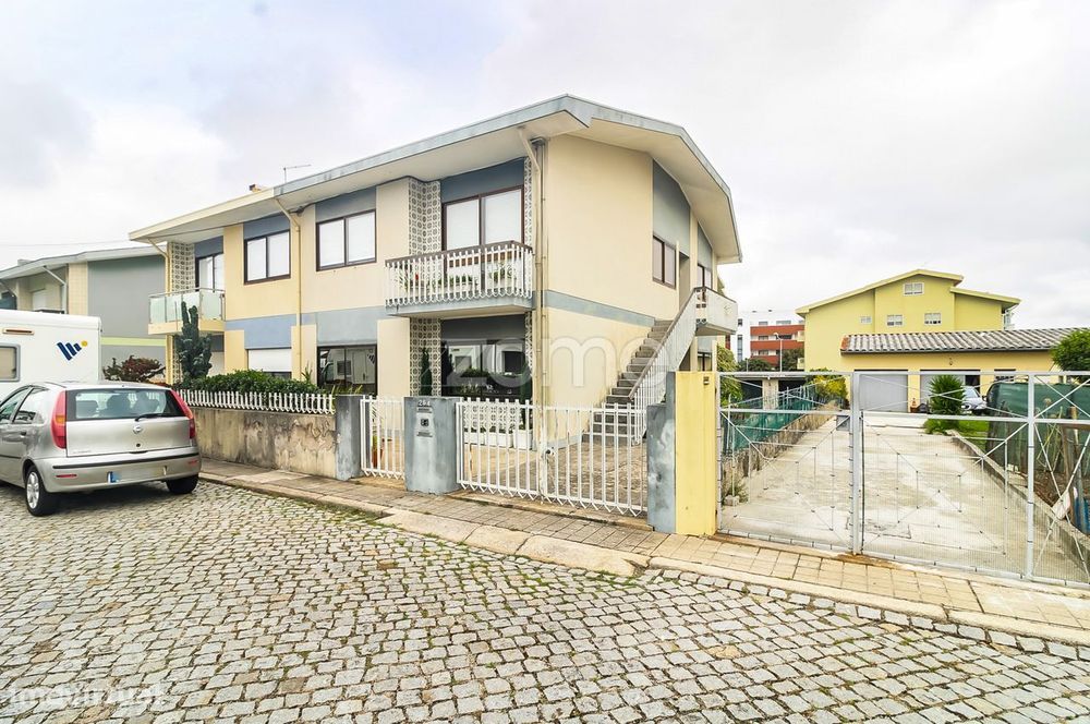 Apartamento T3 com Garagem e Terraço - Gueifães, Maia (Andar Moradi...