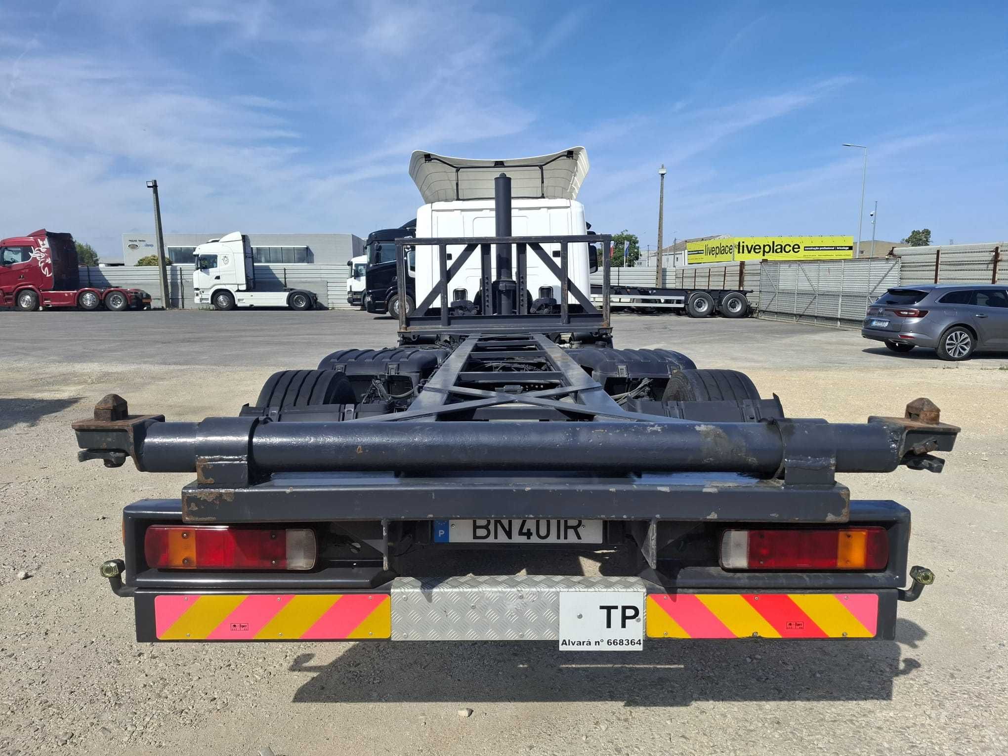 Scania P380 (euro5 adblue ) 4 eixos último eixo direcional chassis ref