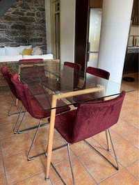 Mesa grande (190 x 80 cm) com tampo de vidro e 6 cadeiras Ikea.