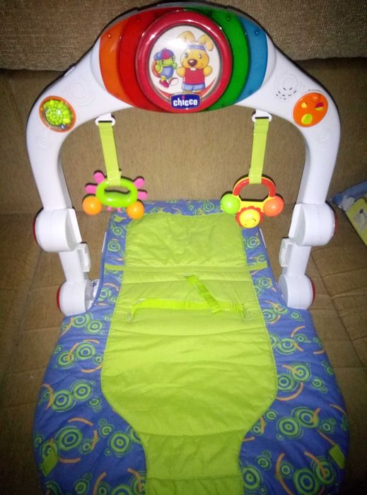 развивающий игровой музыкальный центр Chicco