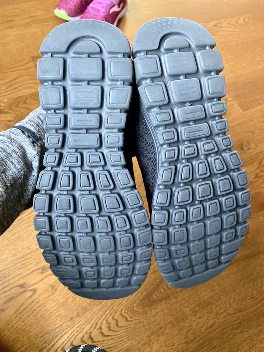 Кросівки Skechers чорні 36 р