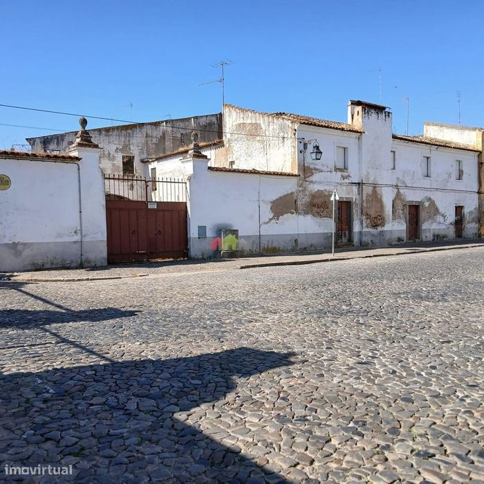 Prédio em ruína - viabilidade para construção de Unidade Hoteleira
