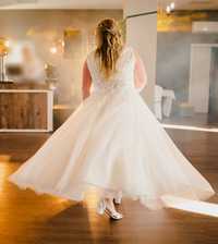 Piękna suknia ślubna Plus Size + welon