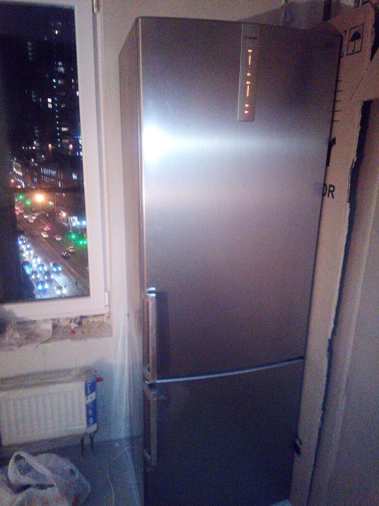 Bosch   немецкий холодильник  премиум класса ширина 70 см