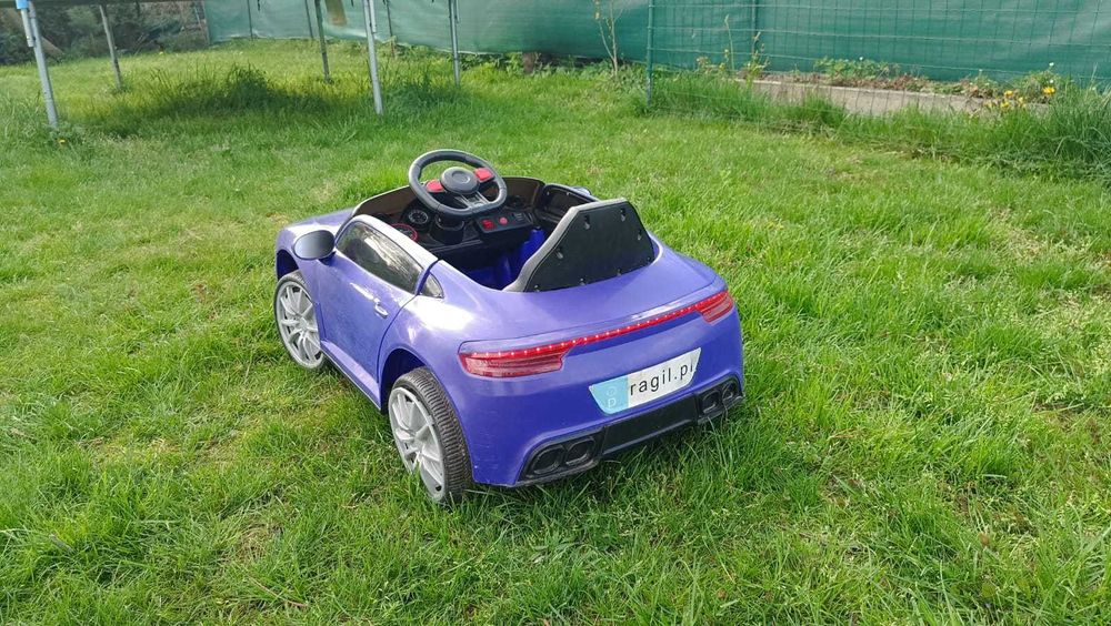 Auto, samochód pojazd na akumulator dla dziecka jak Audi