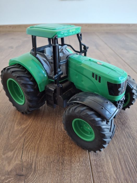 Traktor duży solidny