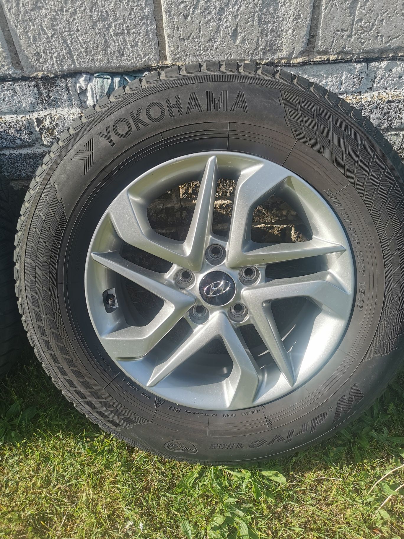 Oryginalne Alufelgi z oponami Yokohama Hyundai Tucson