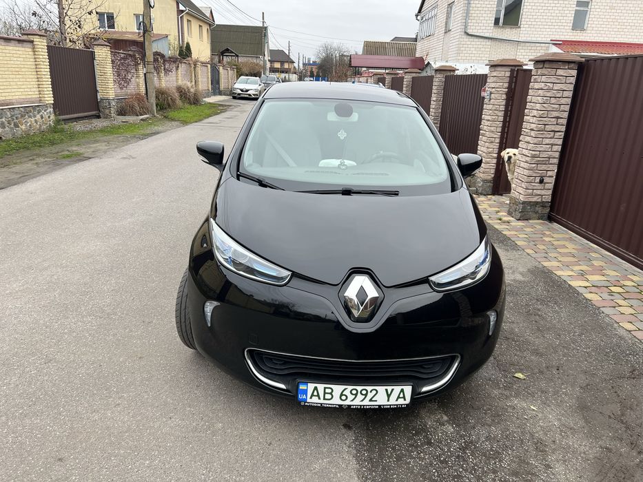 Продам рено зоя 2018 41квт