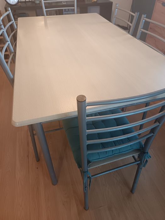 Mesa de jantar com 6 cadeiras