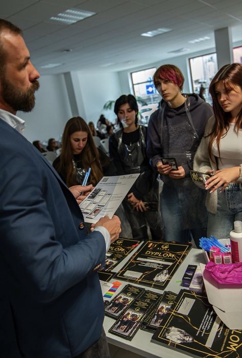 Szkolenie Fryzjerskie Szkolenie Barberskie Kurs Fryzjeski