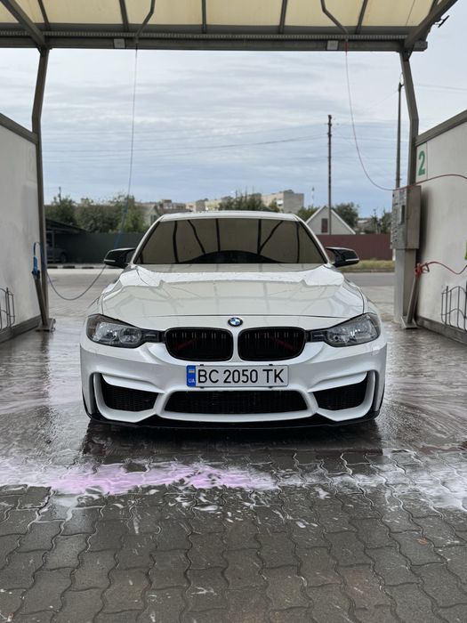 ПРОДАМ BMW ф30 328i хороший ТОРГ