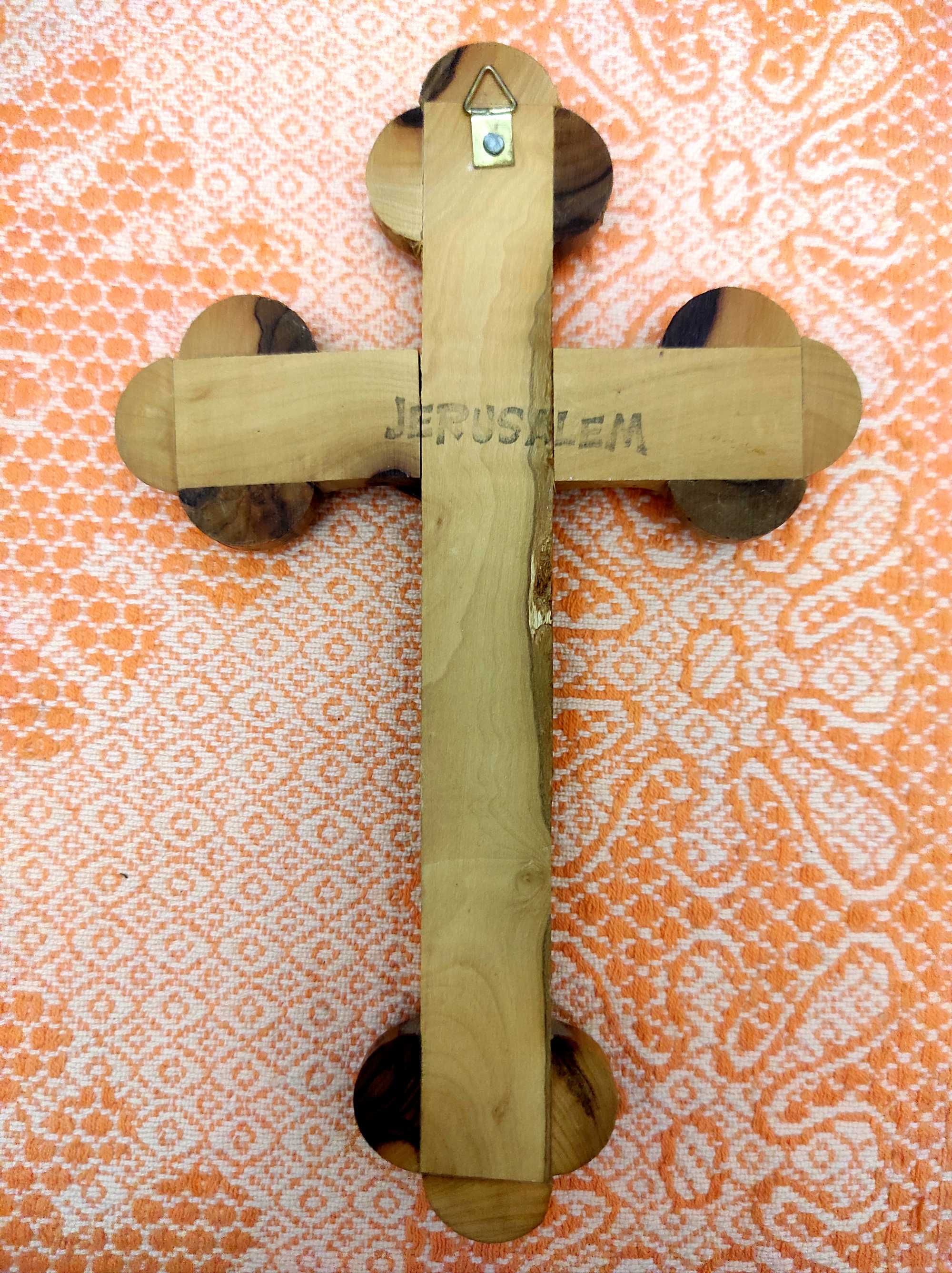 Продам крест деревянный с распятием настенный
