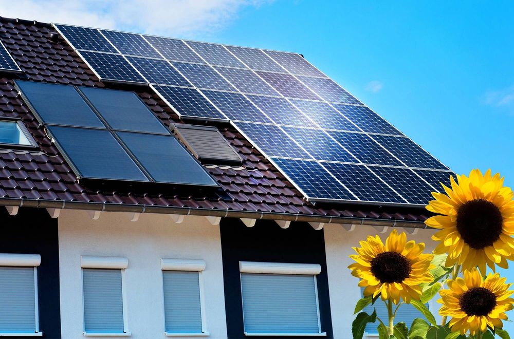 Солнечные панели, инверторы, аккумуляторы