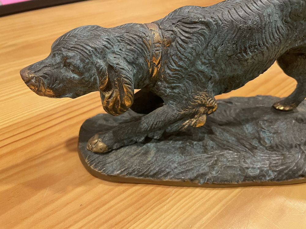 Escultura de cão setter em bronze