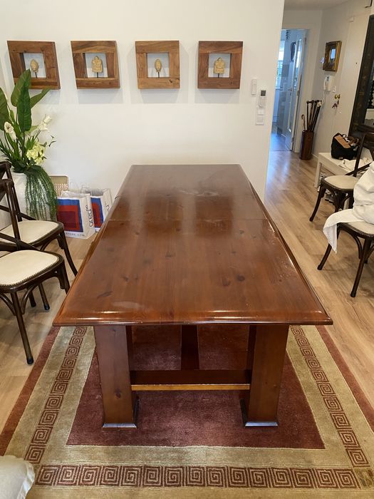 Mesa de sala extensiva