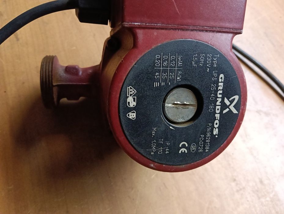 Pompka Grundfos ups25-40