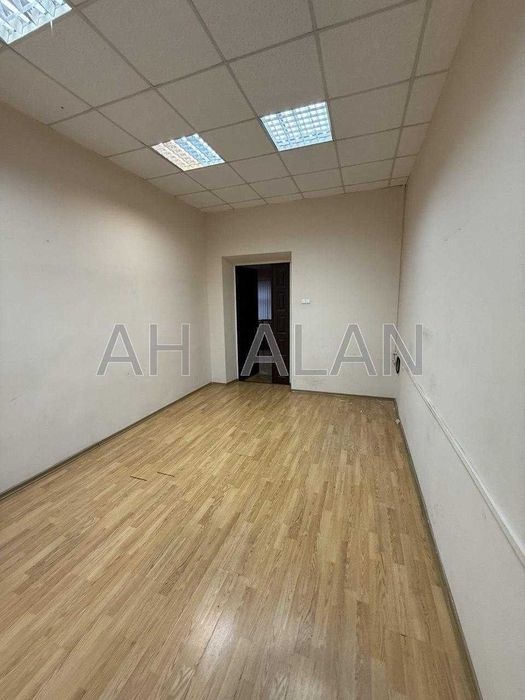 Оренда офісу  по вул. Богдана Хмельницького. ЦУМ