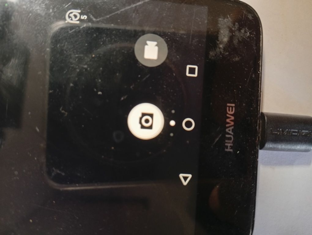 Samsung A5 e Huawei com avaria