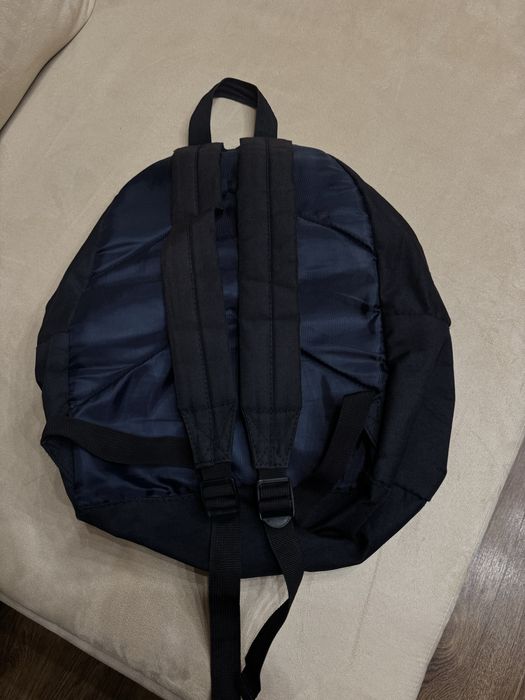 Рюкзак темно-синего цвета