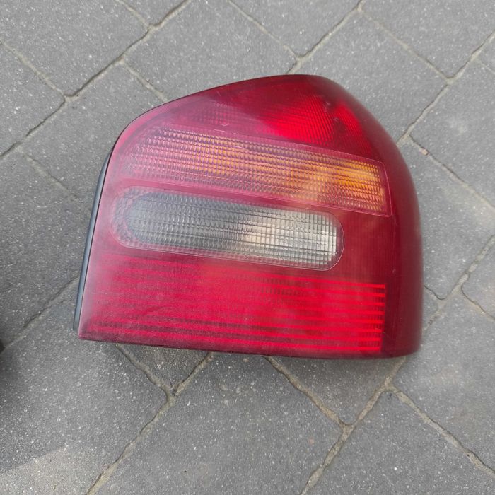 Lampa Lampy Tył Prawa Lewa Audi A3 8L  Komplet