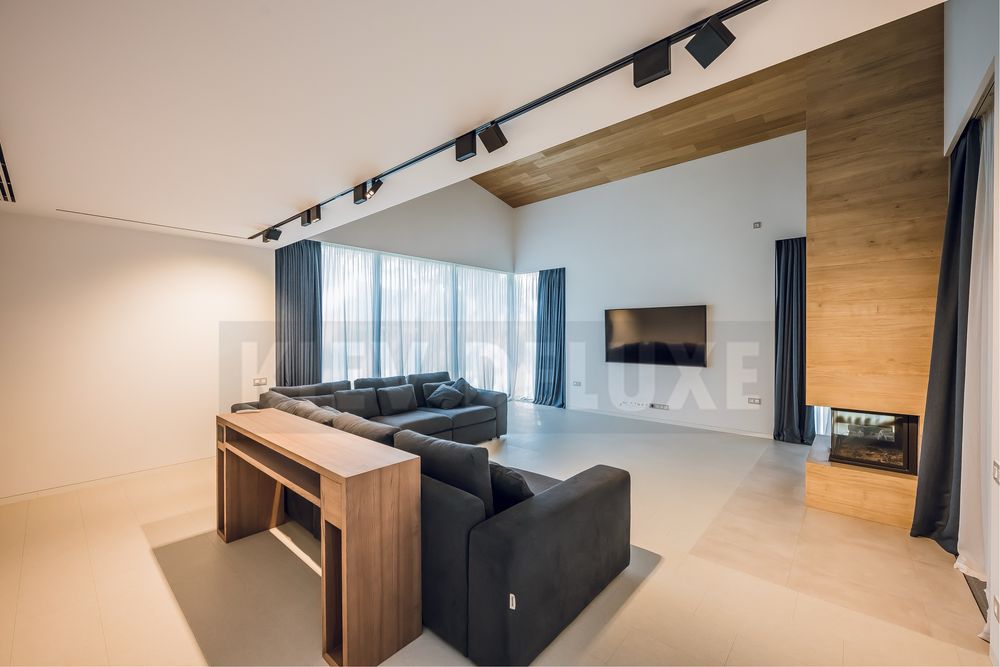 Продаж котеджу з новим ремонтом в км GoodLife Park