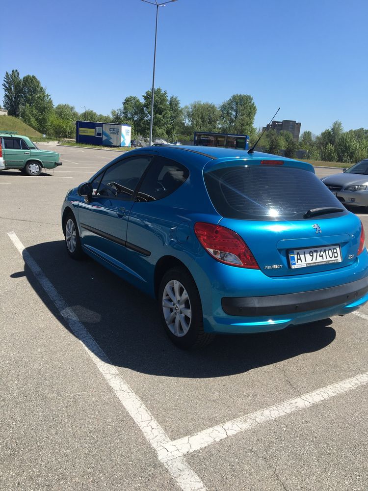 Peugeot 207 2011 року випуску