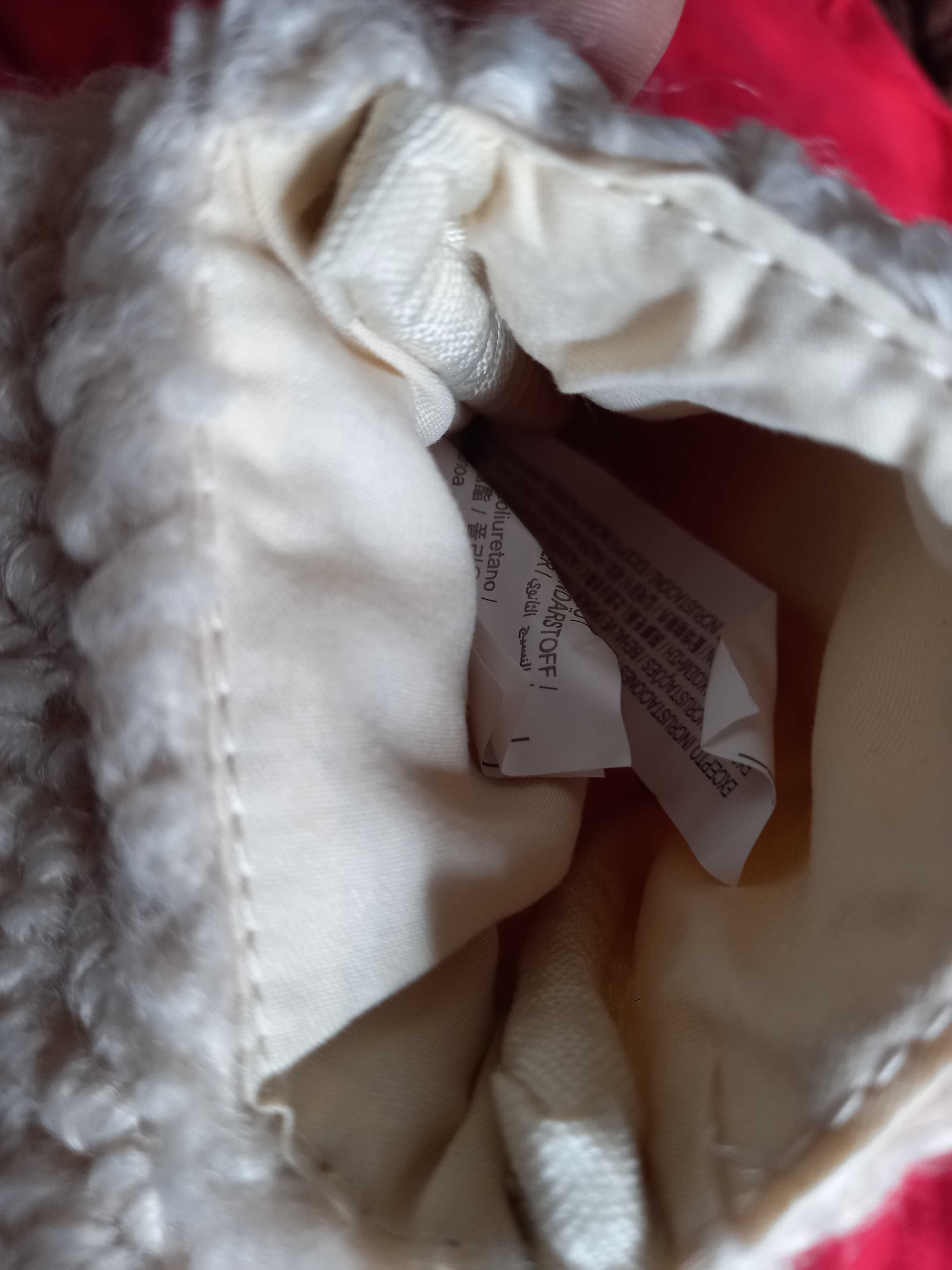 Bolsa para telemóvel em pêlo artificial creme - Stradivarius