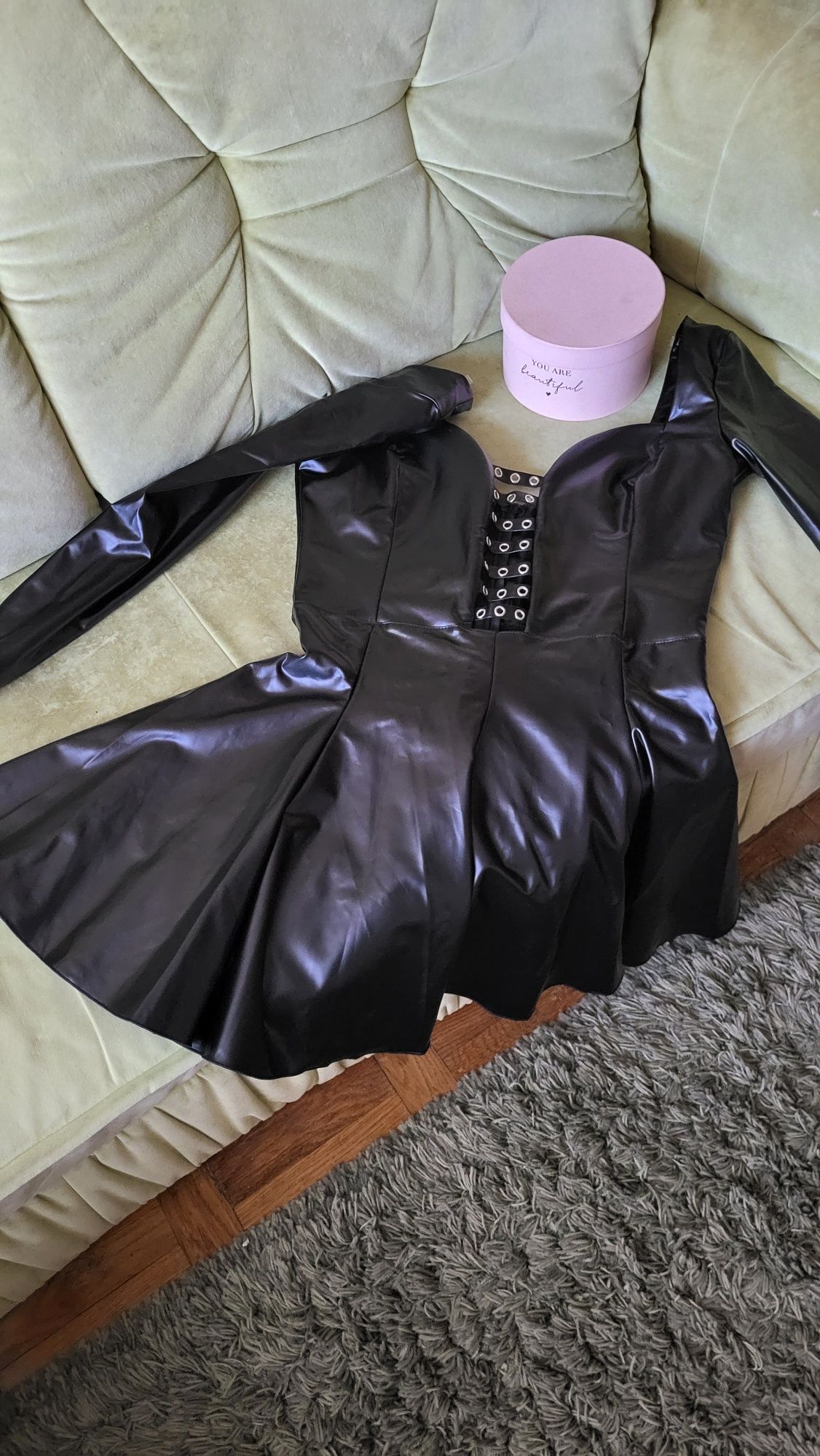 Еротичне латиксне платья Noir Handmade