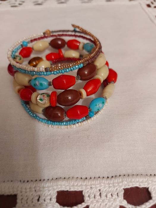 Pulseira de 7 voltas, várias cores.