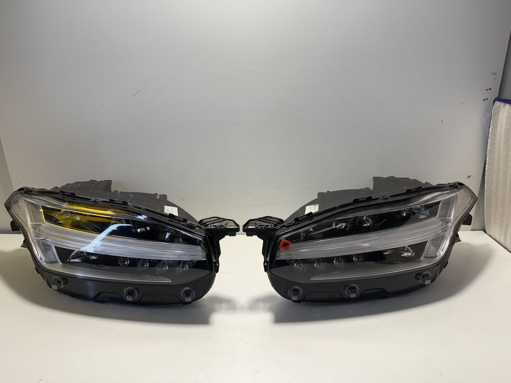 Volvo XC90 lampa lampy przednie Mid led komplet