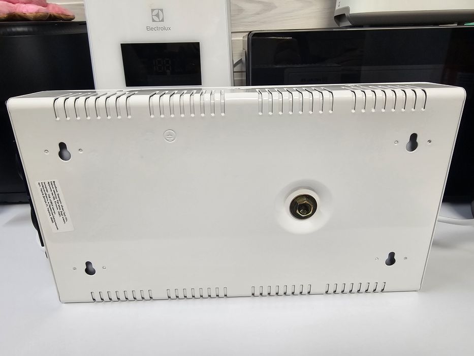 Стабілізатор напруги REAL-EL STAB SLIM-2000 White