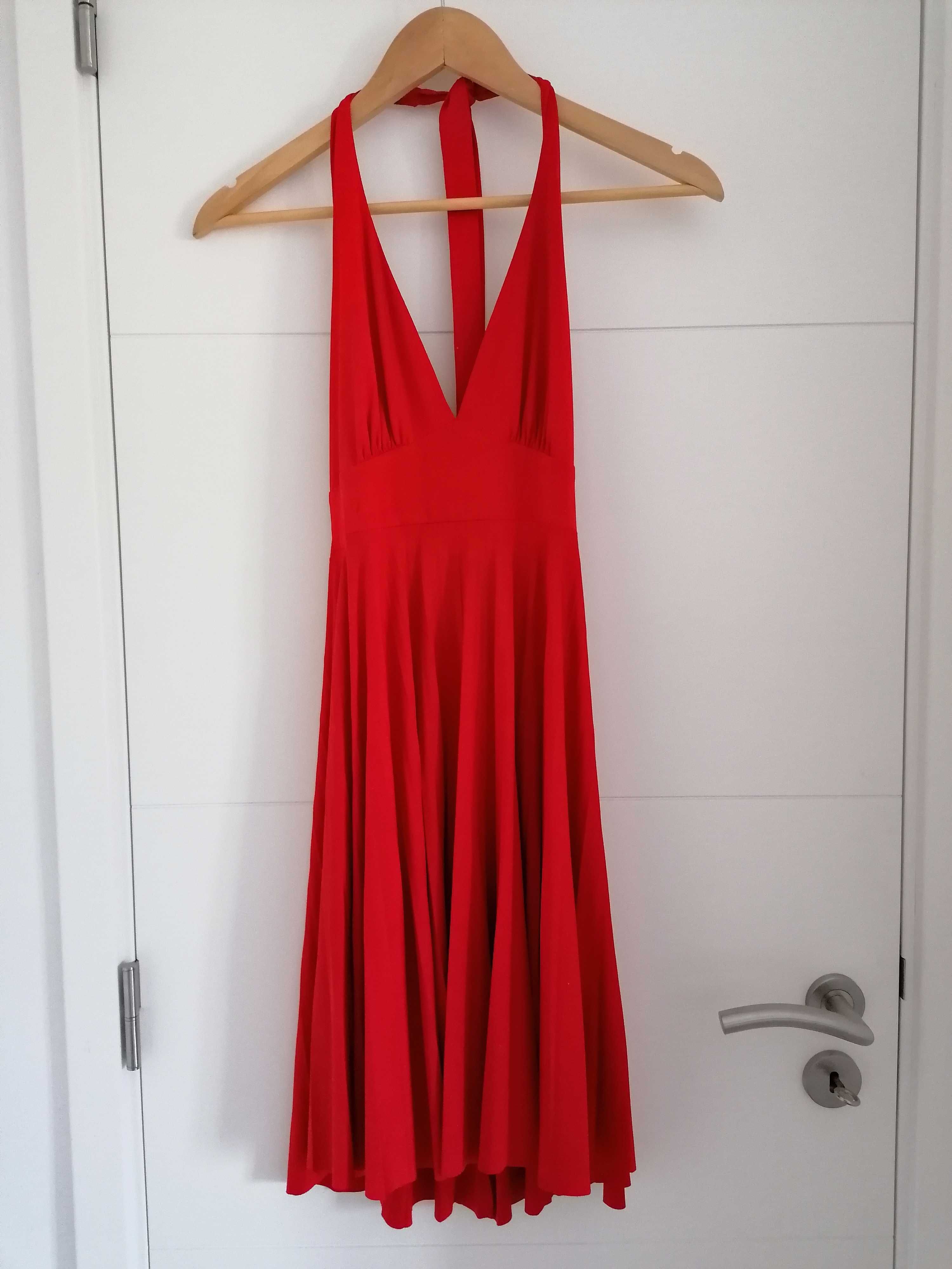 Vestido vermelho plissado curto