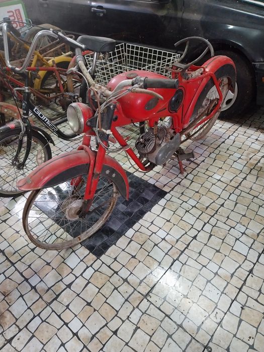 Famel satélite antiga