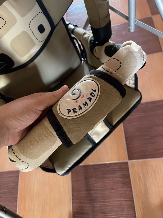 Дитяча гойдалка на ніжках, складається